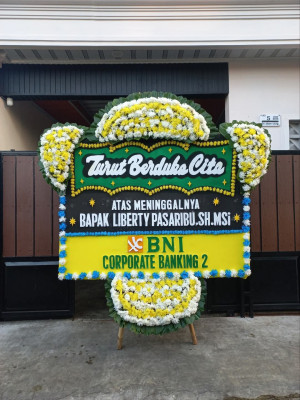Papan Bunga Duka di Pulo Gebang