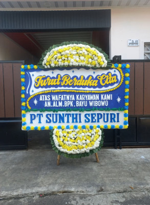 Papan Bunga Duka di Pulo Gebang